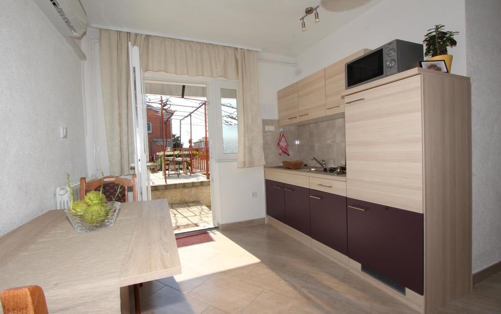 Apartments And Room Eva Rovinj Eksteriør billede