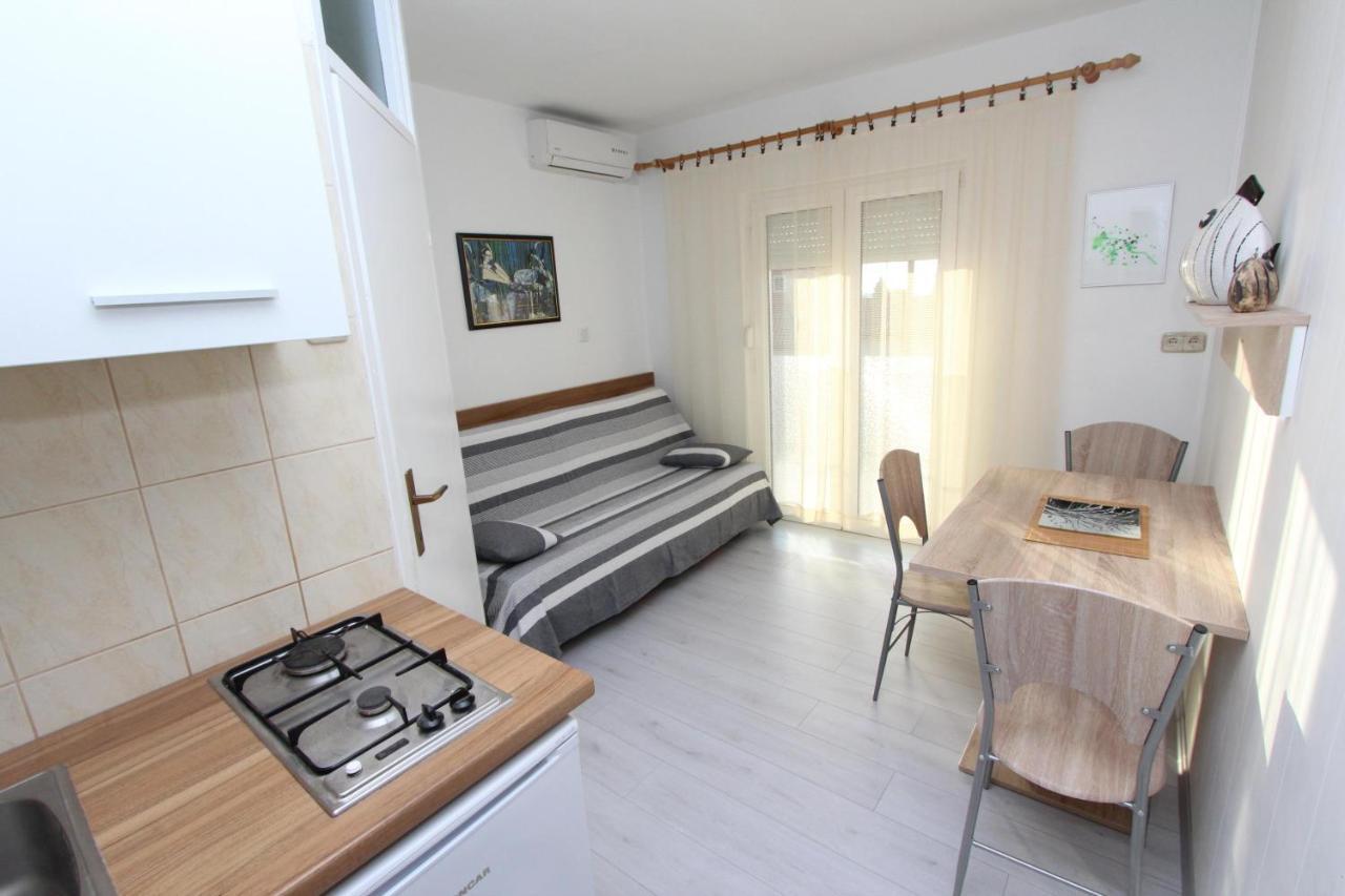 Apartments And Room Eva Rovinj Eksteriør billede